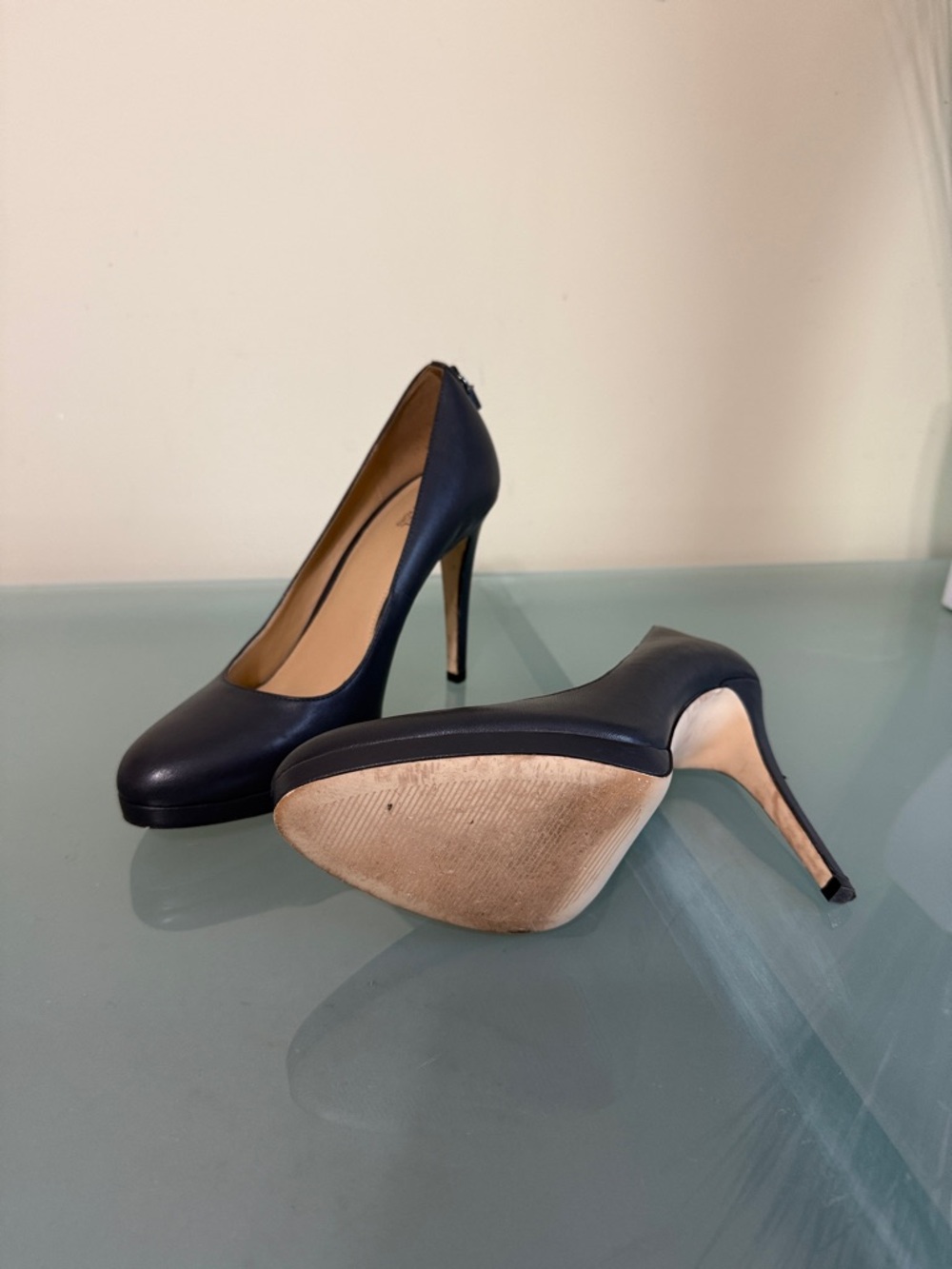 Like NEW MICHAEL Michael Kors Black Leather Stiletto Designer Pumps Size 10